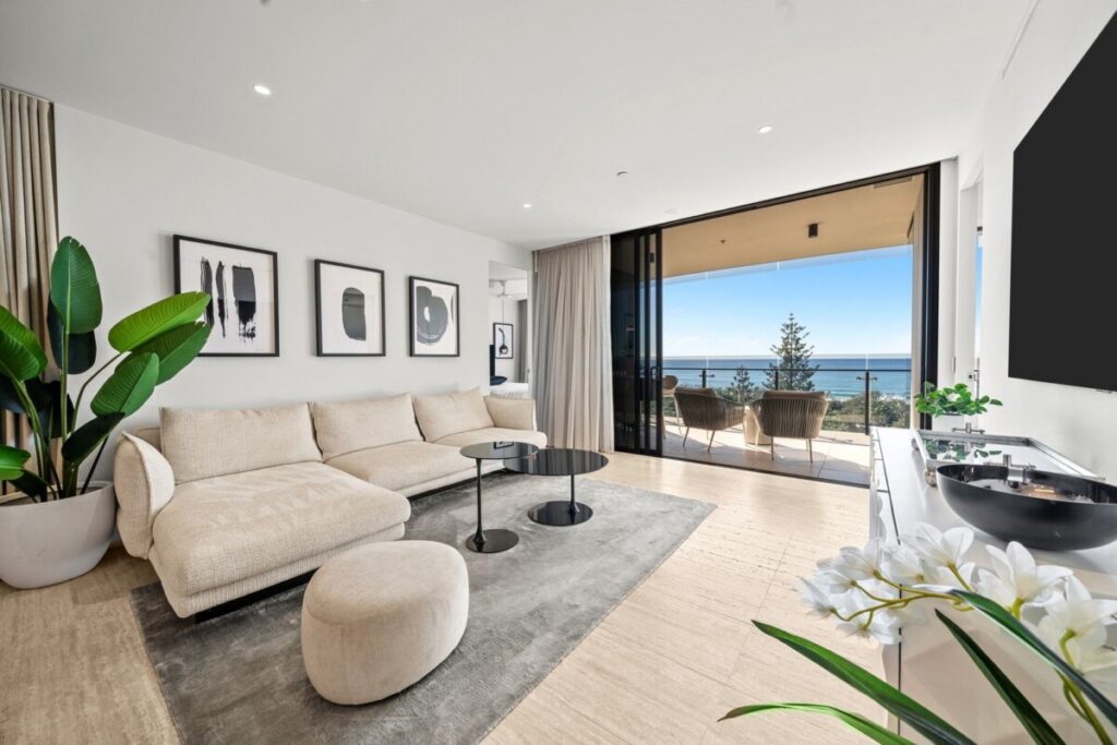 Hedges Avenue – Mermaid Beach